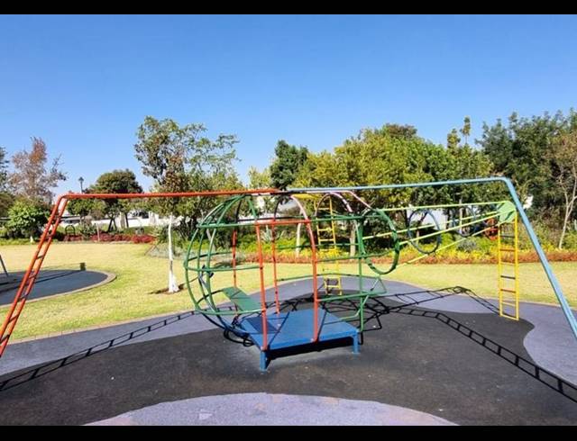 5 BEDROOM HOUSE FOR SALE IN MIDSTREAM HEIGHTS